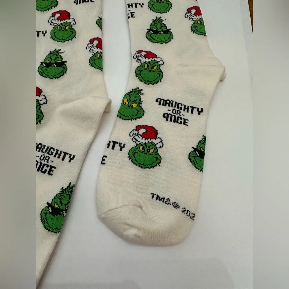 NWOT American Eagle The Grinch Crew Sock in White One Size